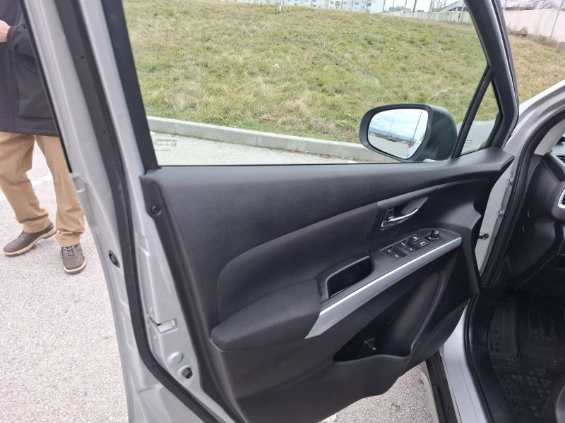 Suzuki SX4 S-Cross, снимка 8 - Автомобили и джипове - 53493811