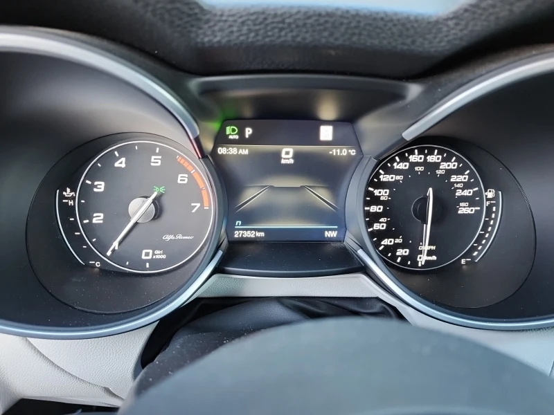Alfa Romeo Stelvio Ti 4D Utility* АвтоКредит* Цена до БГ - изображение 9