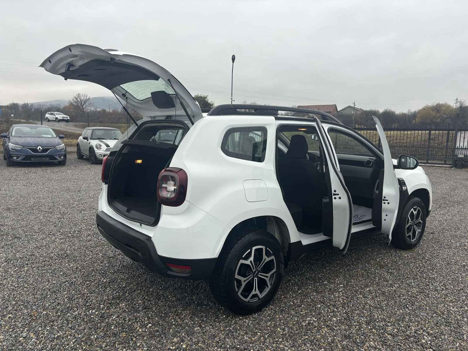 Dacia Duster 1.5, Euro 6, 4x4 Нов внос - изображение 7