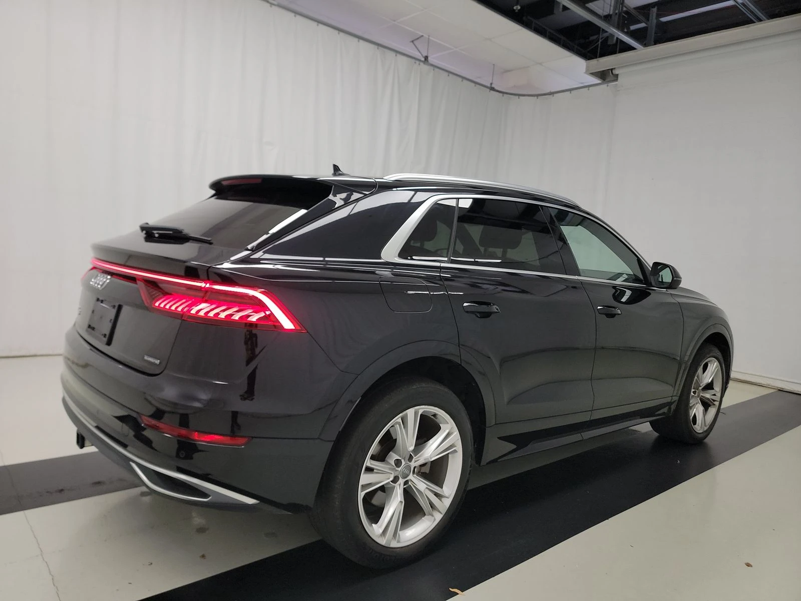Audi Q8 PREMIUM / ДИГИТАЛНО ТАБЛО / ПАНОРАМА - изображение 6