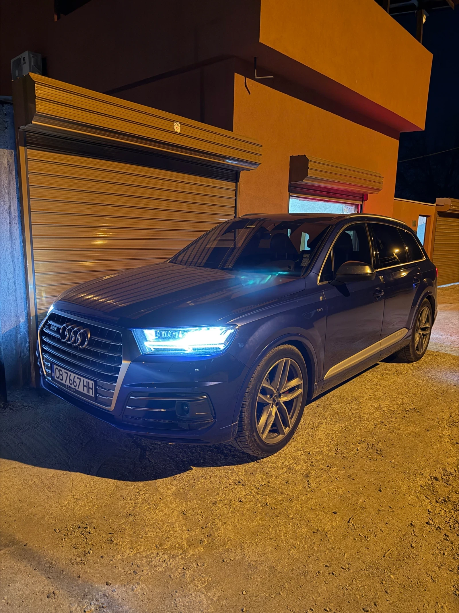 Audi SQ7 ДОБРО СЪСТОЯНИЕ НАПЪЛНО ОБСЛУЖЕН КАСКО БАРТЕР ТОПП, снимка 9 - Автомобили и джипове - 53819113