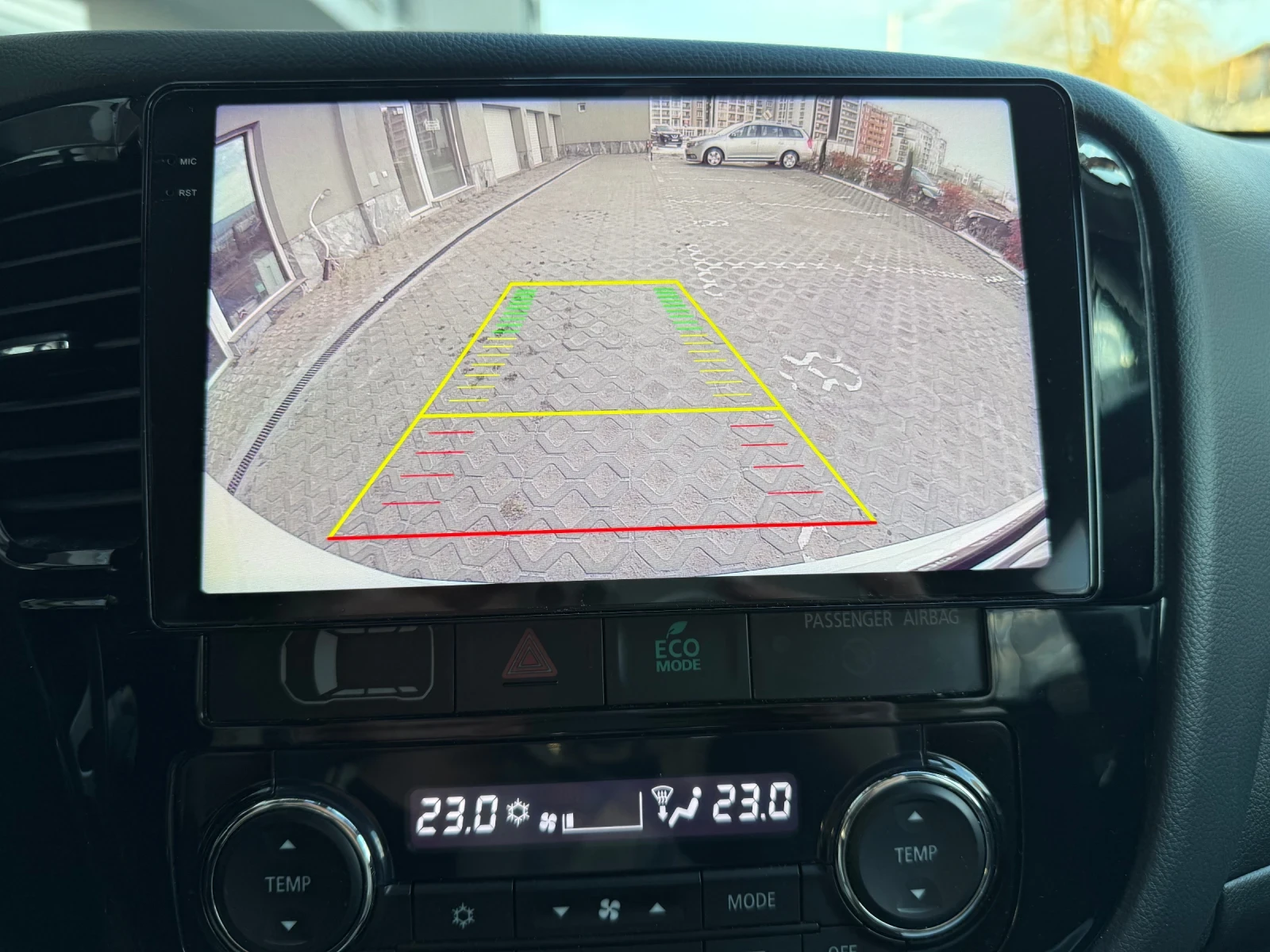 Mitsubishi Outlander 2.0, снимка 12 - Автомобили и джипове - 54128776