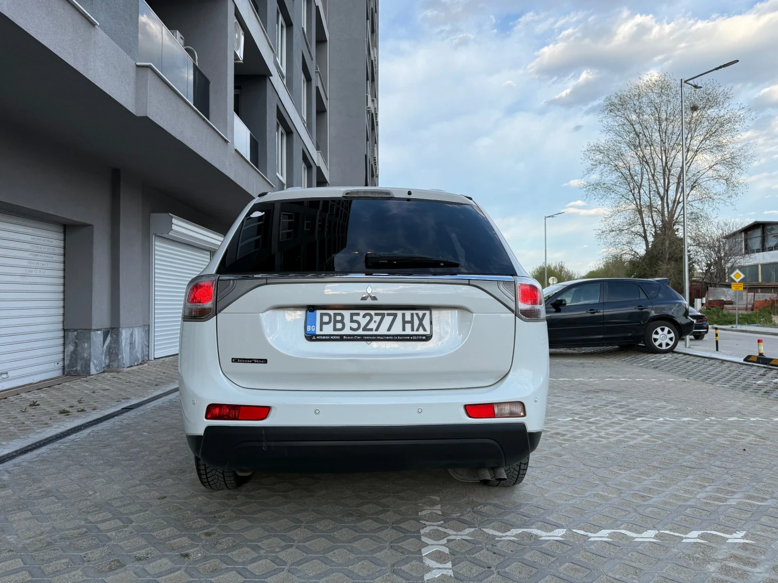 Mitsubishi Outlander 2.0, снимка 3 - Автомобили и джипове - 54128776