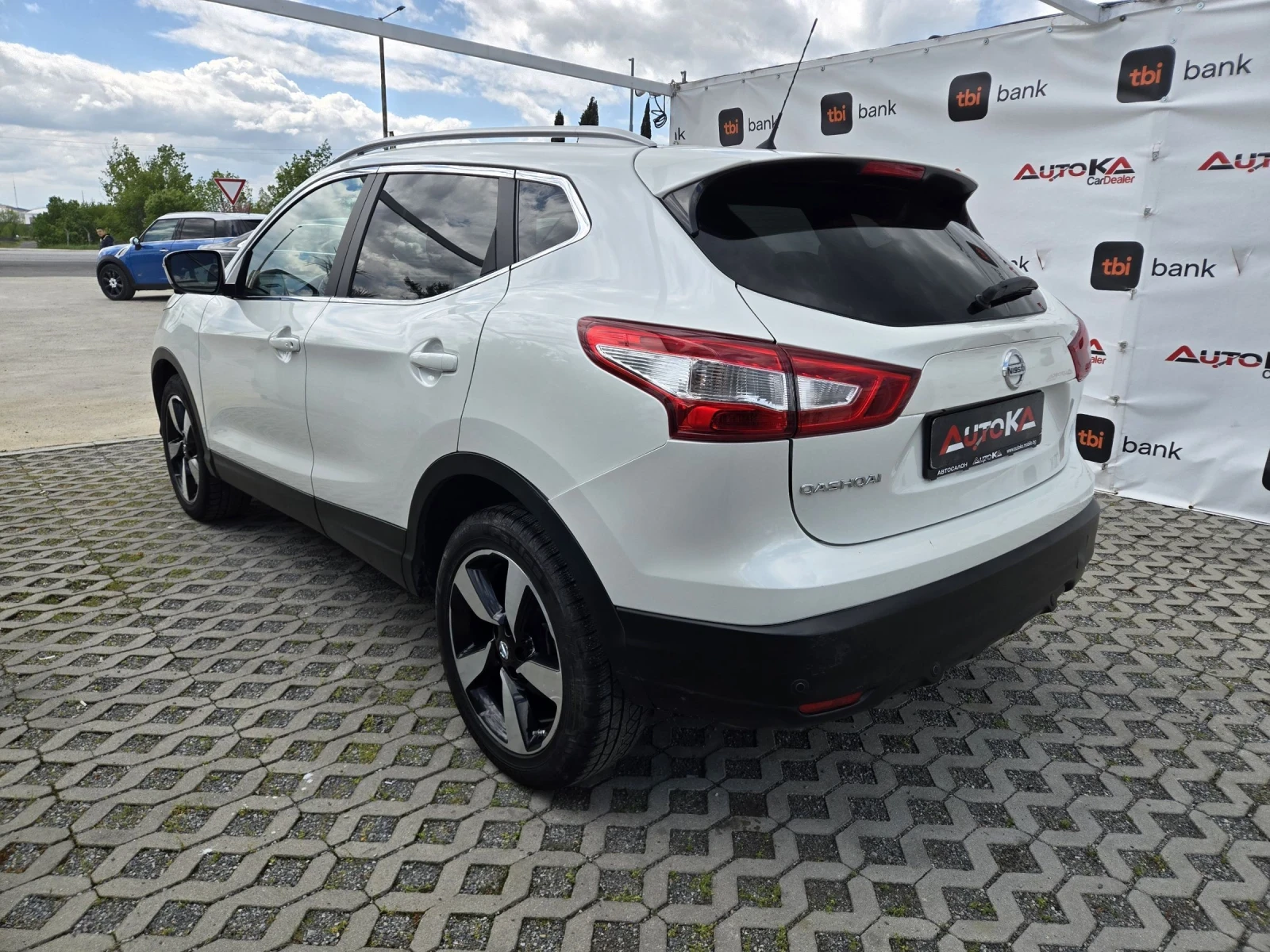 Nissan Qashqai 1.5DCI-110кс= 6сй= TEKNA= ПАНОРАМА= 360= KEYLESS, снимка 5 - Автомобили и джипове - 54416067