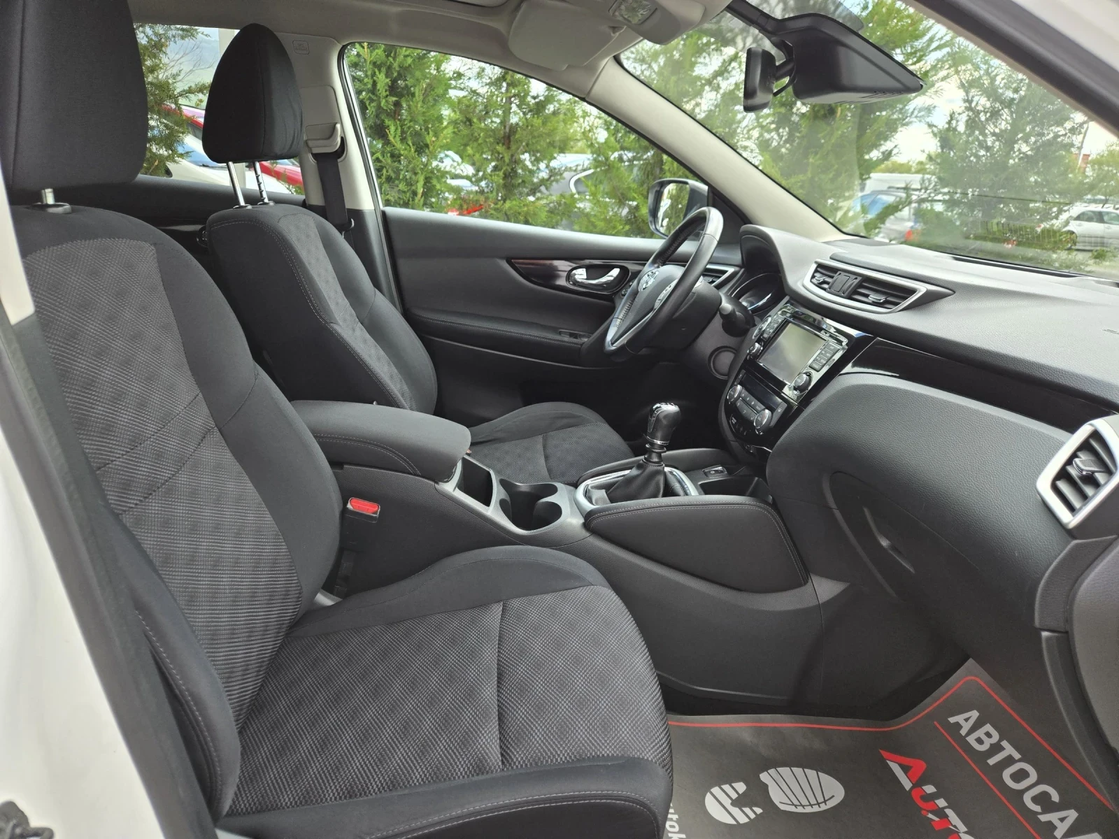 Nissan Qashqai 1.5DCI-110кс= 6сй= TEKNA= ПАНОРАМА= 360= KEYLESS, снимка 15 - Автомобили и джипове - 54416067