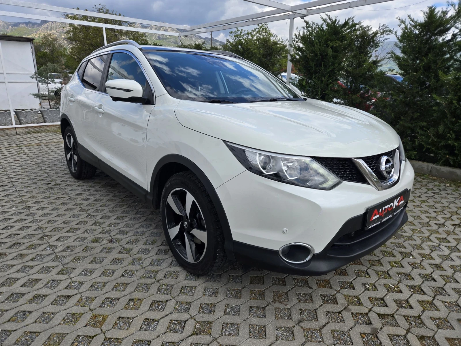 Nissan Qashqai 1.5DCI-110кс= 6сй= TEKNA= ПАНОРАМА= 360= KEYLESS, снимка 2 - Автомобили и джипове - 54416067