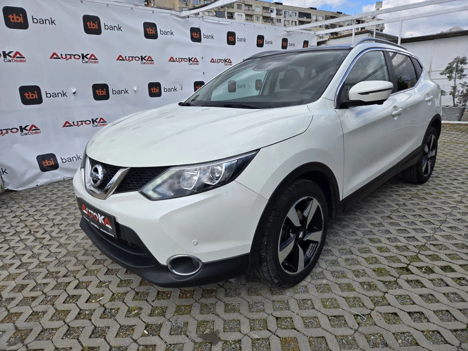 Nissan Qashqai 1.5DCI-110кс= 6сй= TEKNA= ПАНОРАМА= 360= KEYLESS, снимка 6 - Автомобили и джипове - 54416067