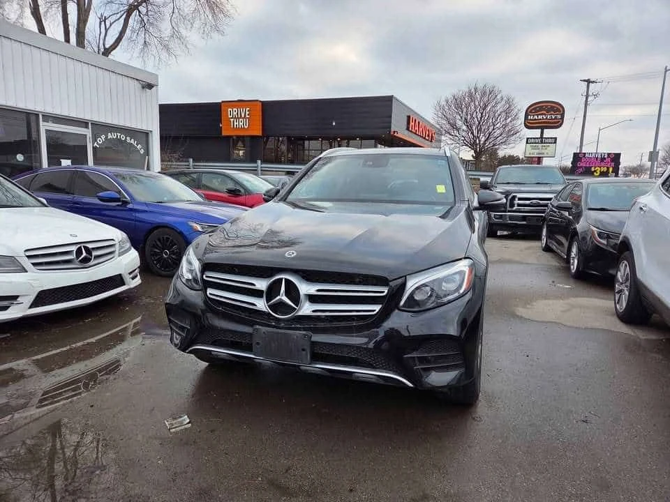 Mercedes-Benz GLC 300 ПОДГРЕВИ * ПАНО * KEYLESS * CARFAX, снимка 2 - Автомобили и джипове - 54430945