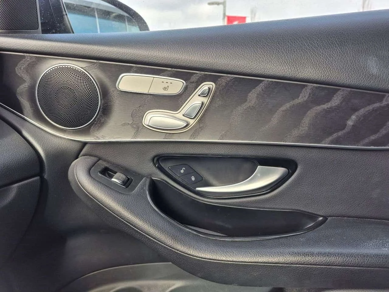 Mercedes-Benz GLC 300 ПОДГРЕВИ * ПАНО * KEYLESS * CARFAX, снимка 10 - Автомобили и джипове - 54430945
