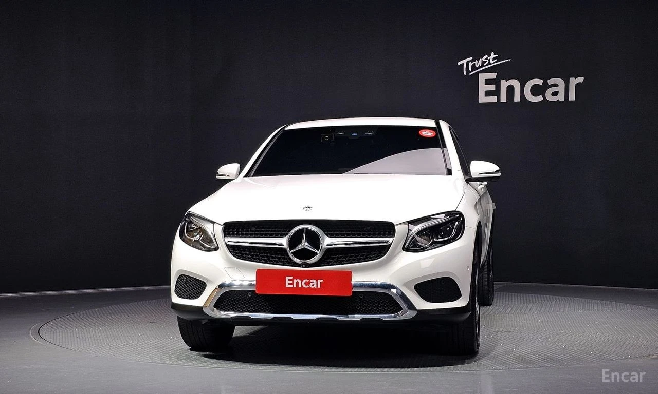 Mercedes-Benz GLC 300 COUPE* 360КАМЕРА* ПОДГРЕВ* КАМЕРА* КЕЙЛЕС* , снимка 3 - Автомобили и джипове - 55696351