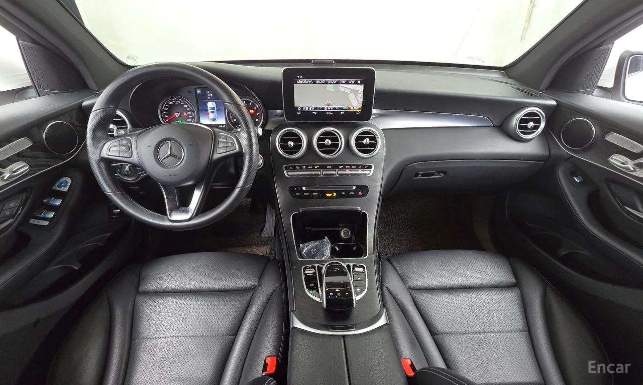 Mercedes-Benz GLC 300 COUPE* 360КАМЕРА* ПОДГРЕВ* КАМЕРА* КЕЙЛЕС* , снимка 7 - Автомобили и джипове - 55696351