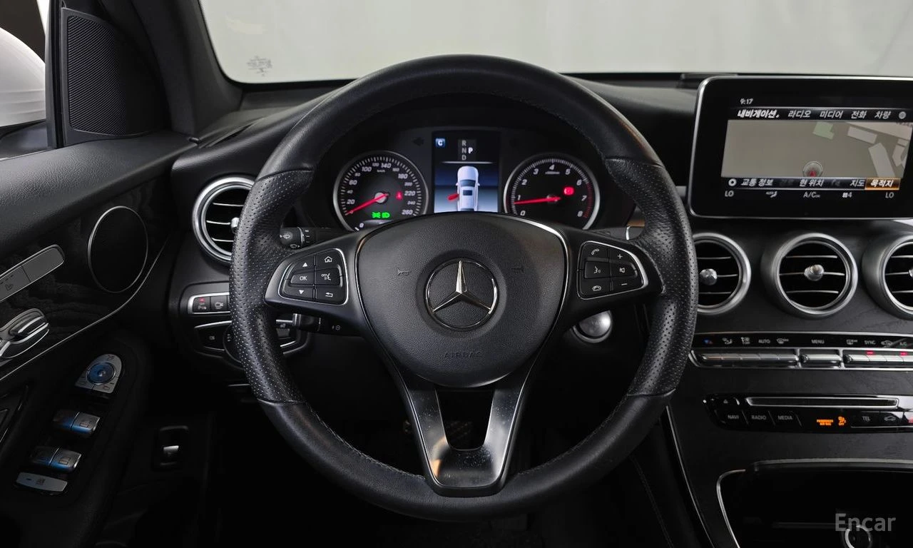Mercedes-Benz GLC 300 COUPE* 360КАМЕРА* ПОДГРЕВ* КАМЕРА* КЕЙЛЕС* , снимка 8 - Автомобили и джипове - 55696351