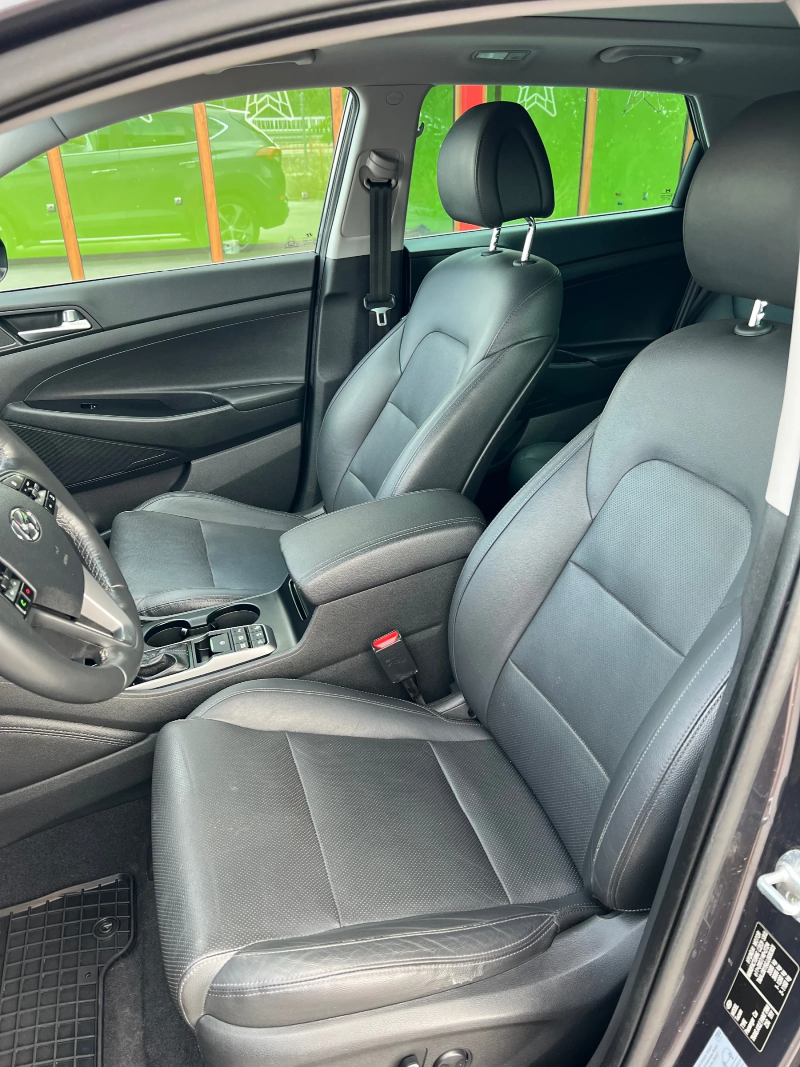 Hyundai Tucson 1.7 , снимка 12 - Автомобили и джипове - 56024239
