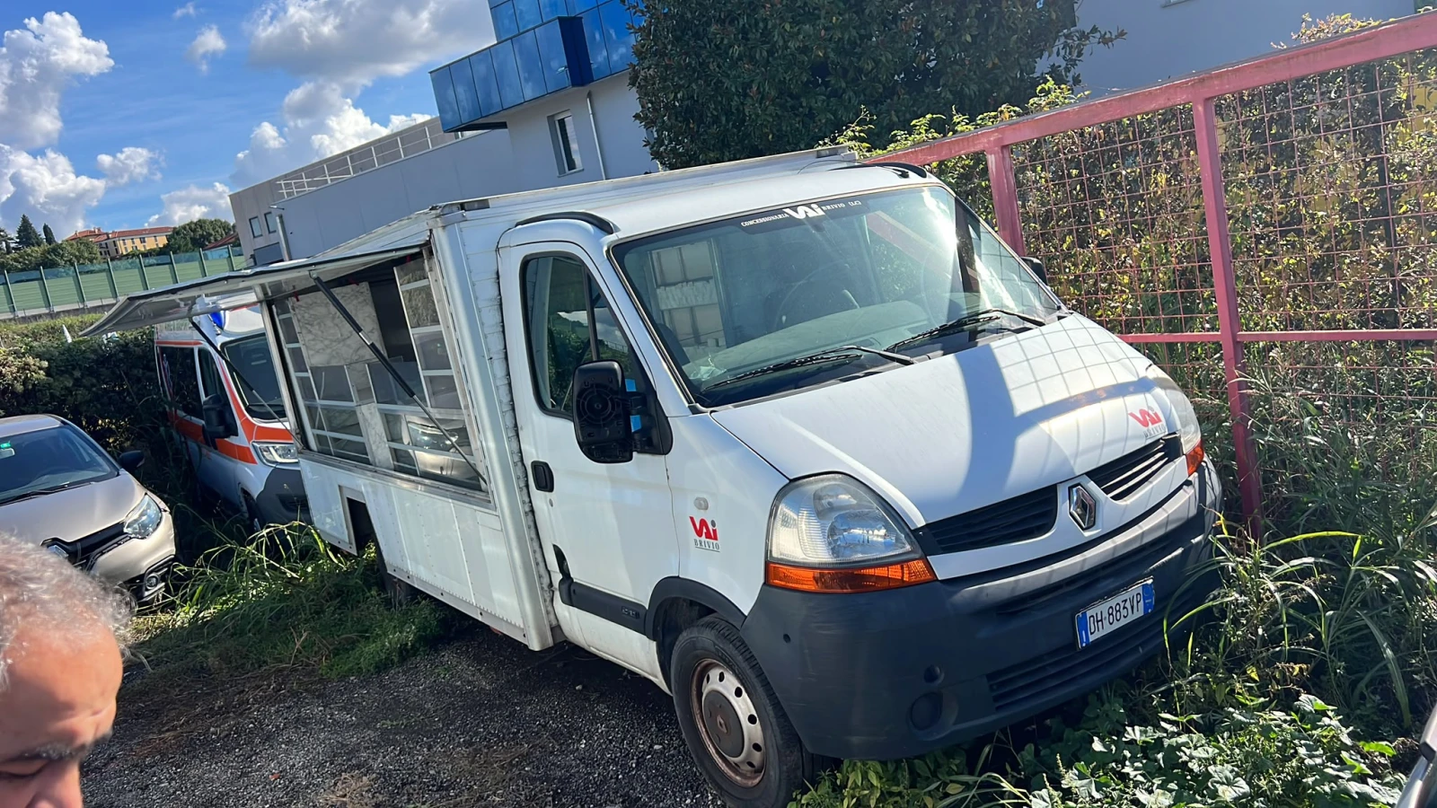 Renault Master 2.5D Мобилен махазин