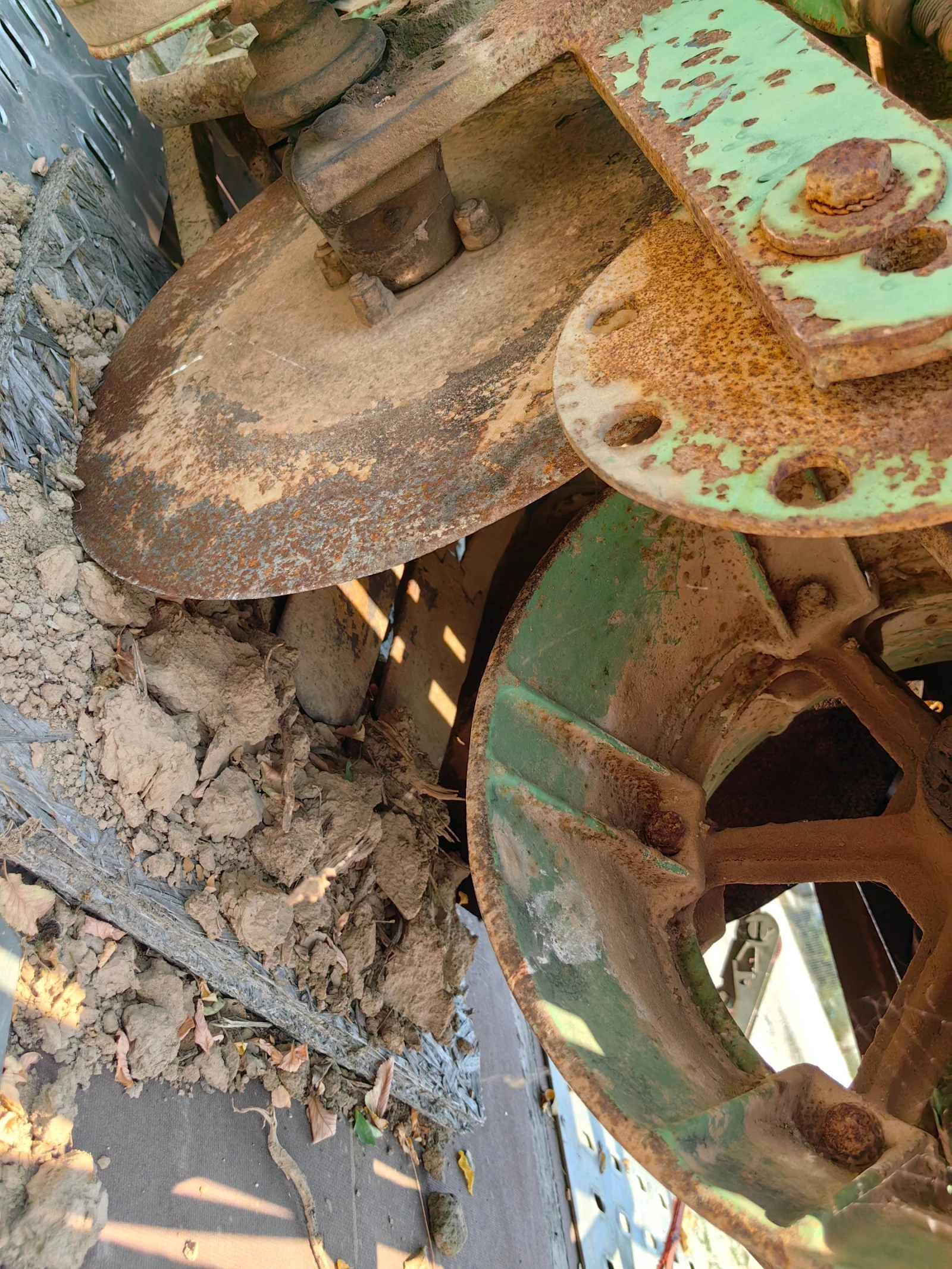      Hagedorn Wisent  | Mobile.bg   11