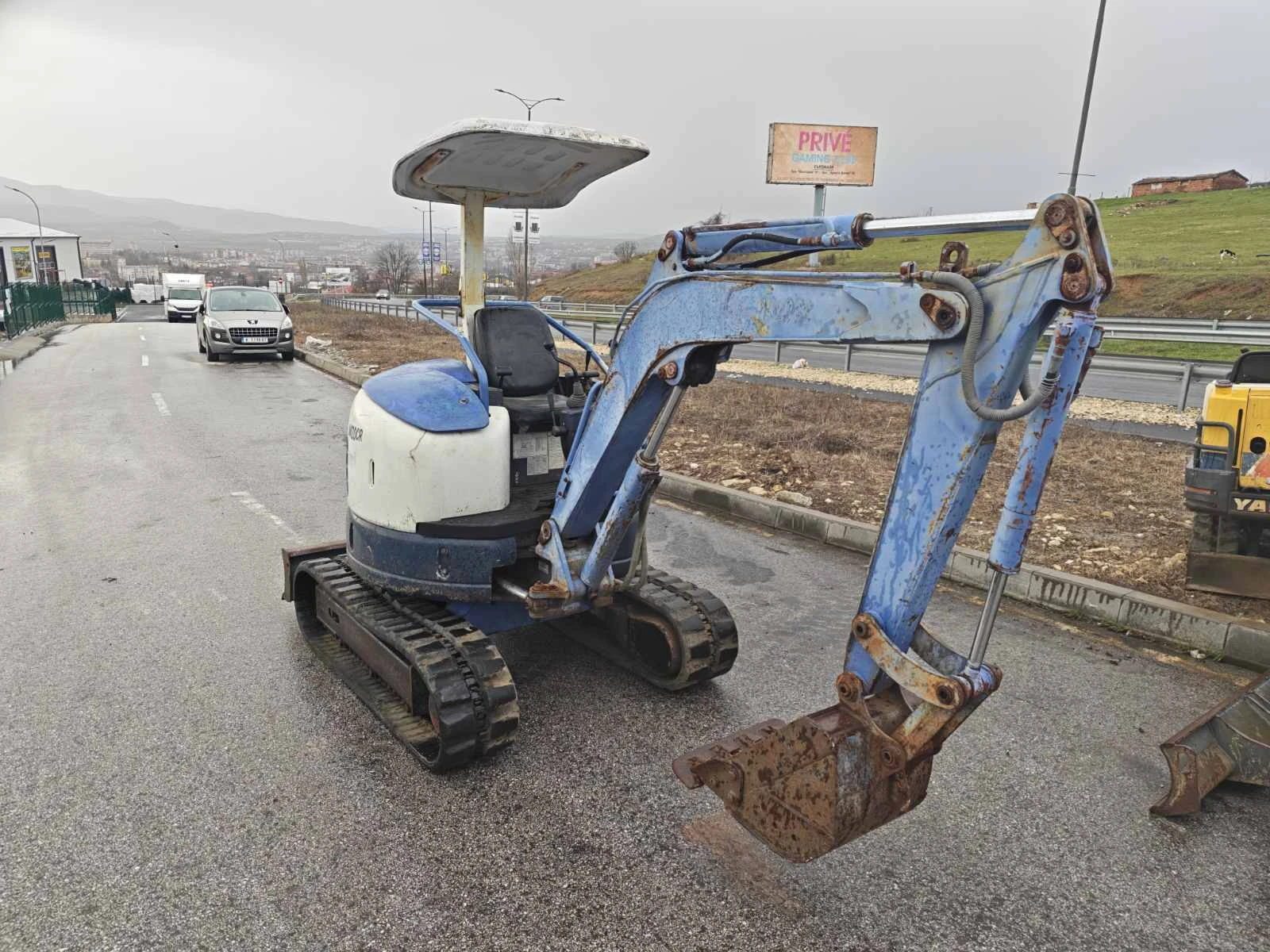 Багер Mitsubishi MM20CR  -2200 kg - изображение 2