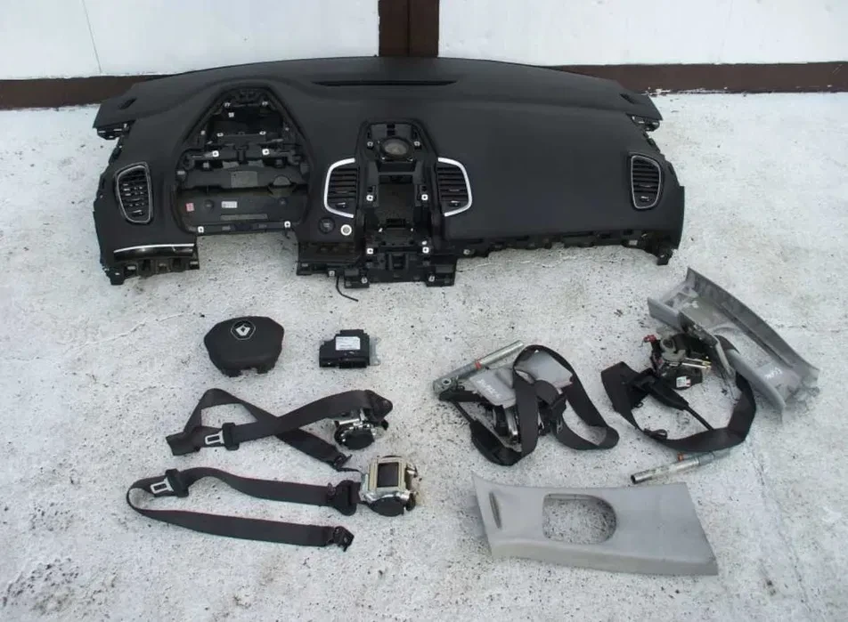 Арматурно табло аирбег колани airbag Renault Espace V 5