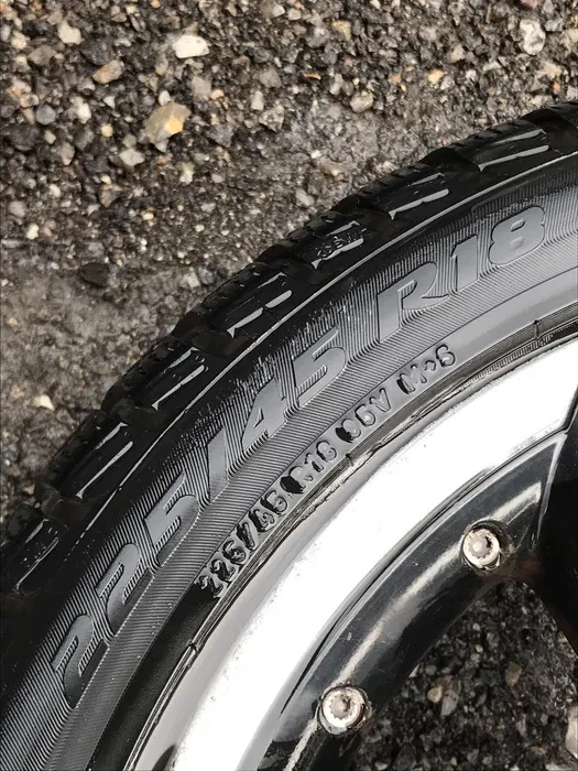 Гуми с джанти Pirelli 225/45R18, снимка 8 - Гуми и джанти - 56242578