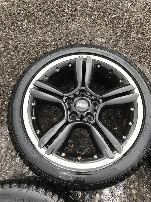 Гуми с джанти Pirelli 225/45R18, снимка 4 - Гуми и джанти - 56242578