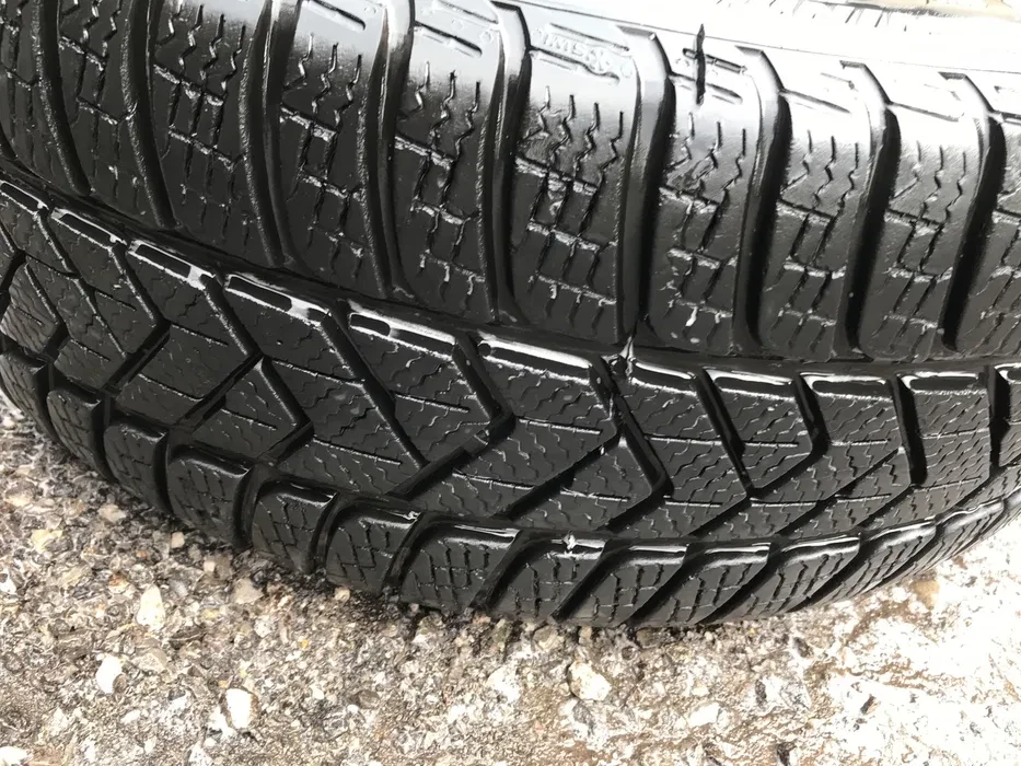 Гуми с джанти Pirelli 225/45R18, снимка 6 - Гуми и джанти - 56242578