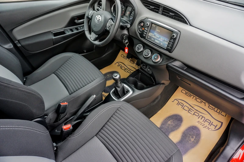 Toyota Yaris 1.0i ACTIVE, снимка 9 - Автомобили и джипове - 28699574