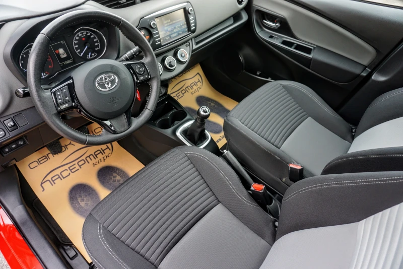 Toyota Yaris 1.0i ACTIVE, снимка 7 - Автомобили и джипове - 28699574