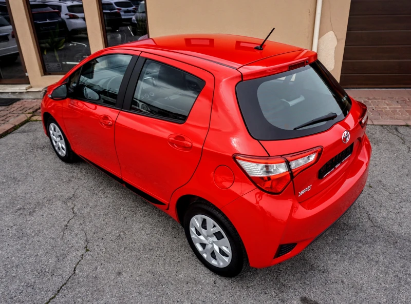 Toyota Yaris 1.0i ACTIVE, снимка 4 - Автомобили и джипове - 28699574