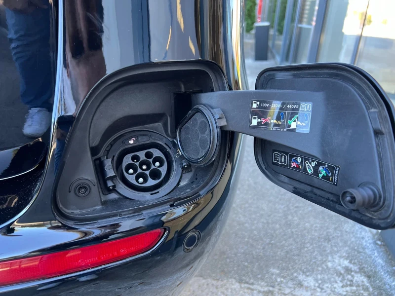 Mercedes-Benz E 300 DE, снимка 16 - Автомобили и джипове - 52136668