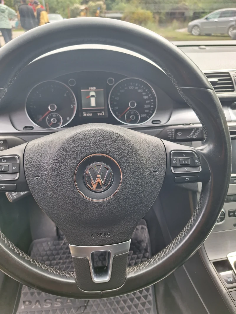 VW Passat 2.0 TDI , снимка 9 - Автомобили и джипове - 47277629