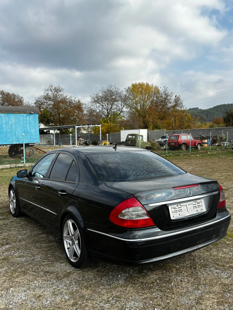 Mercedes-Benz E 220 Face-lift , EVO , Avantgarde ! , снимка 3 - Автомобили и джипове - 48026232