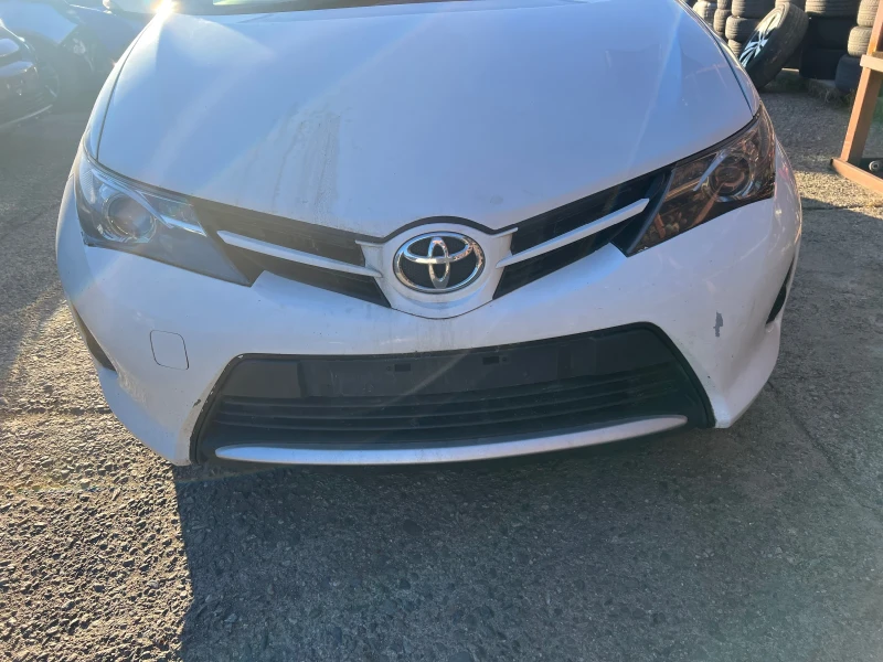 Toyota Auris 1.4 D, снимка 1 - Автомобили и джипове - 48387236