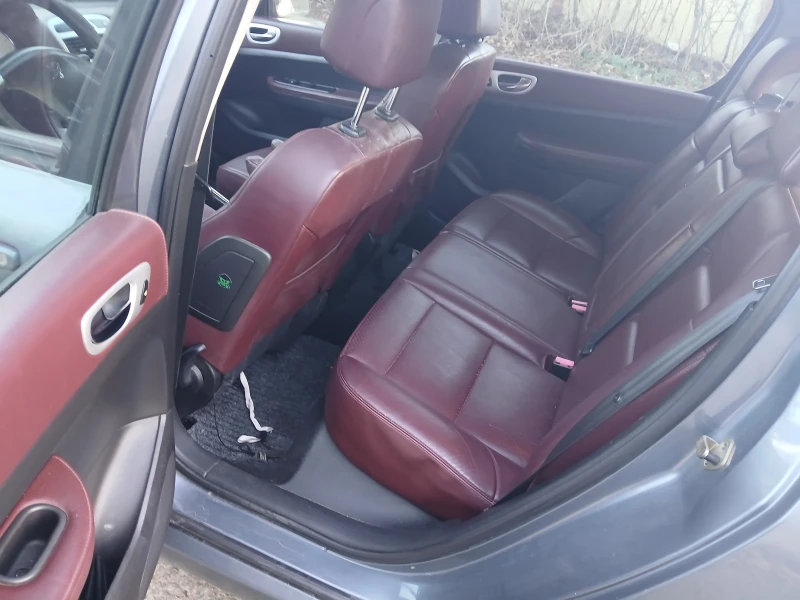 Peugeot 307 2.0HDI, снимка 11 - Автомобили и джипове - 48618578