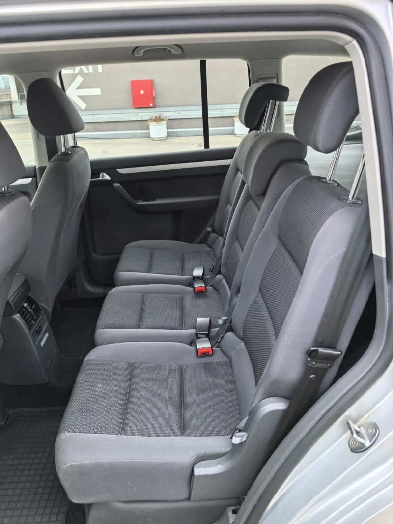 VW Touran, снимка 9 - Автомобили и джипове - 48997326