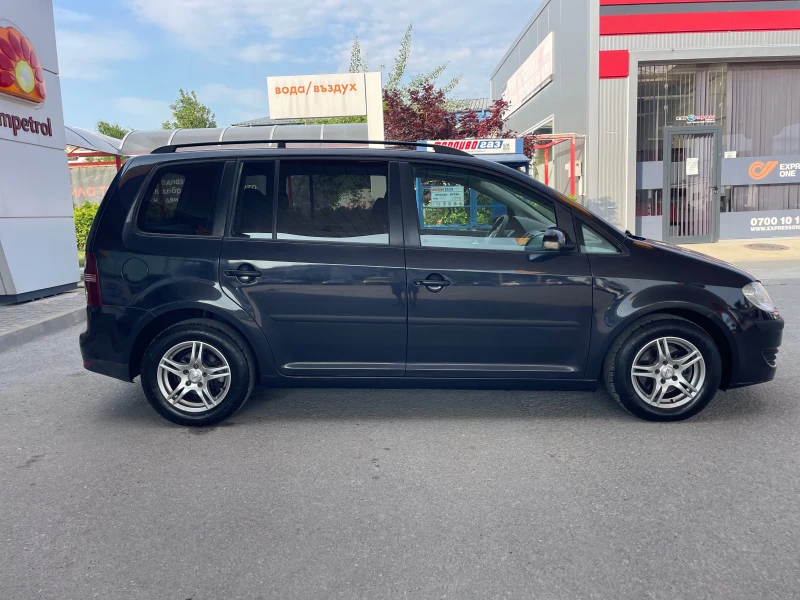VW Touran 1.9tdi 6ск. , снимка 4 - Автомобили и джипове - 50727299