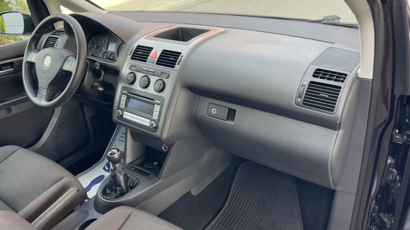 VW Touran 1.9tdi 6ск. , снимка 12 - Автомобили и джипове - 50727299