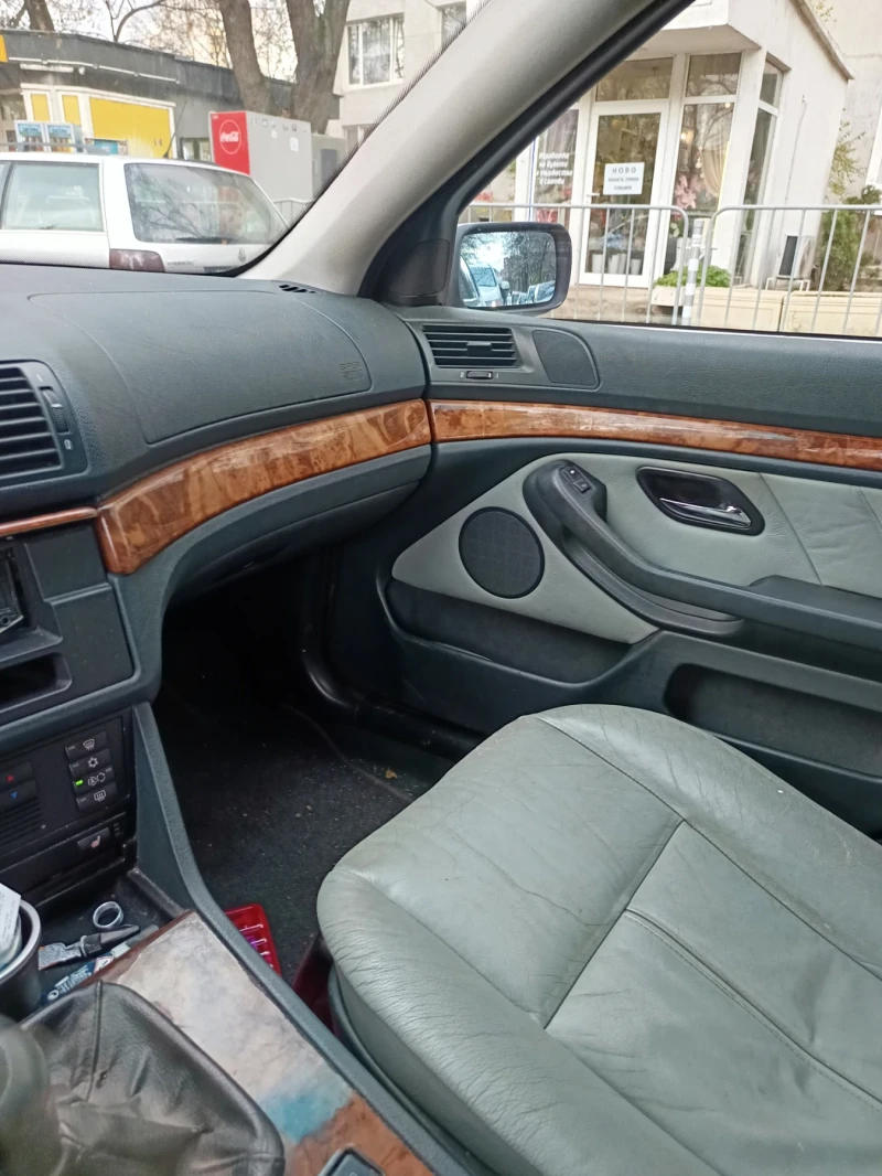 BMW 523, снимка 3 - Автомобили и джипове - 52611883