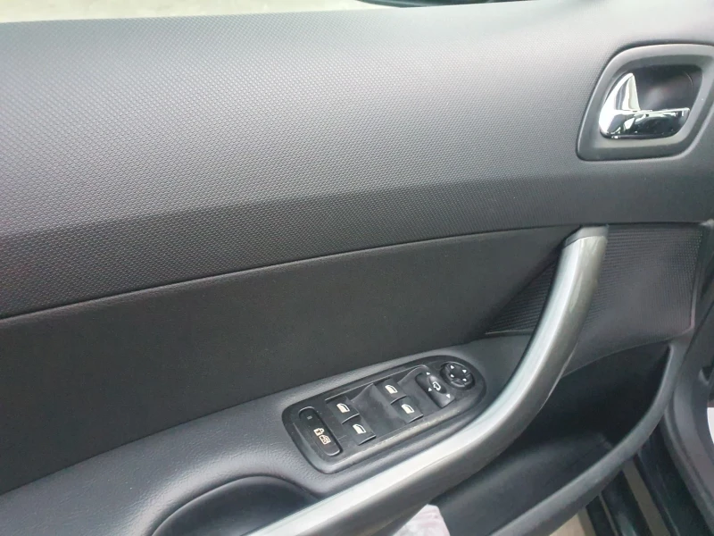 Peugeot 308 1.6 HDI  SPORR KOJA NAVI PODGREV EURO 5, снимка 12 - Автомобили и джипове - 52804758