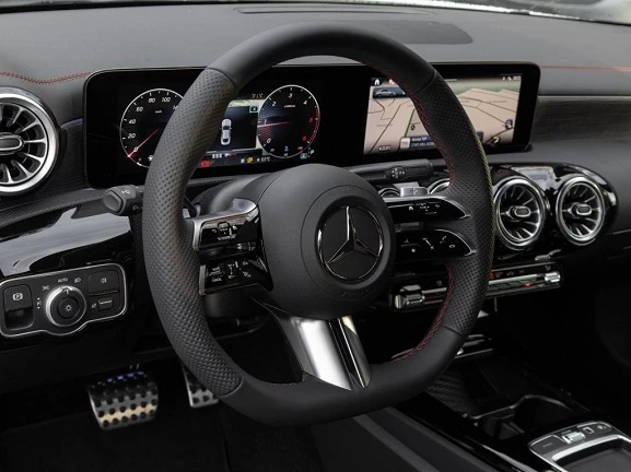 Mercedes-Benz CLA 220 d = AMG Line = Advanced Plus Гаранция - изображение 3