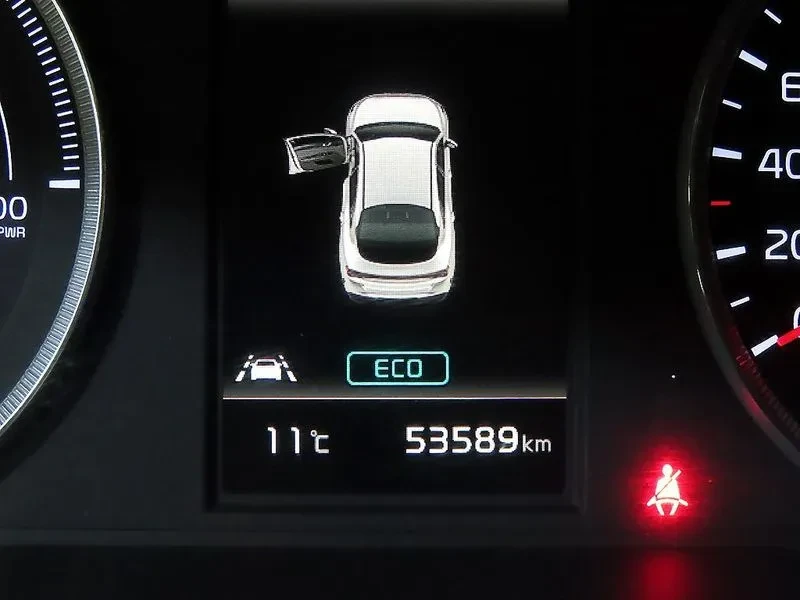 Kia K5 Hybrid 3Rd Generation Trendy, снимка 9 - Автомобили и джипове - 56355378