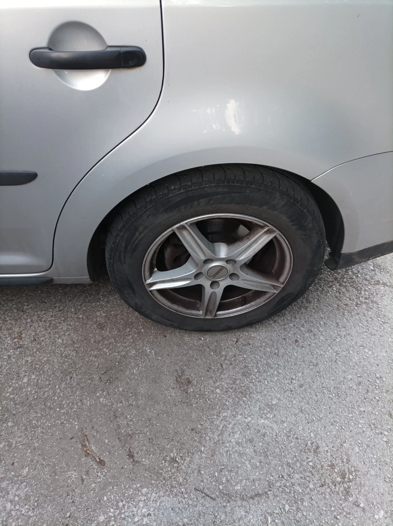 VW Touran  - изображение 3