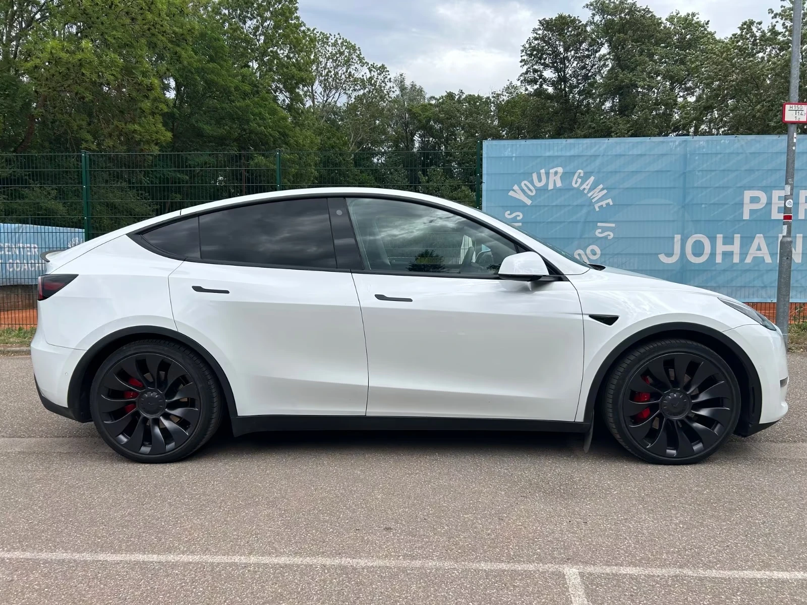 Tesla Model Y AWD LR - изображение 3