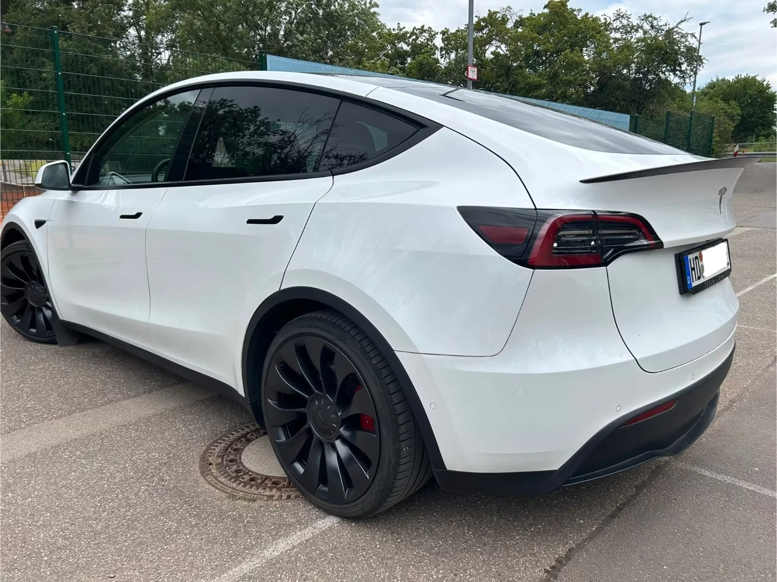 Tesla Model Y AWD LR - изображение 2