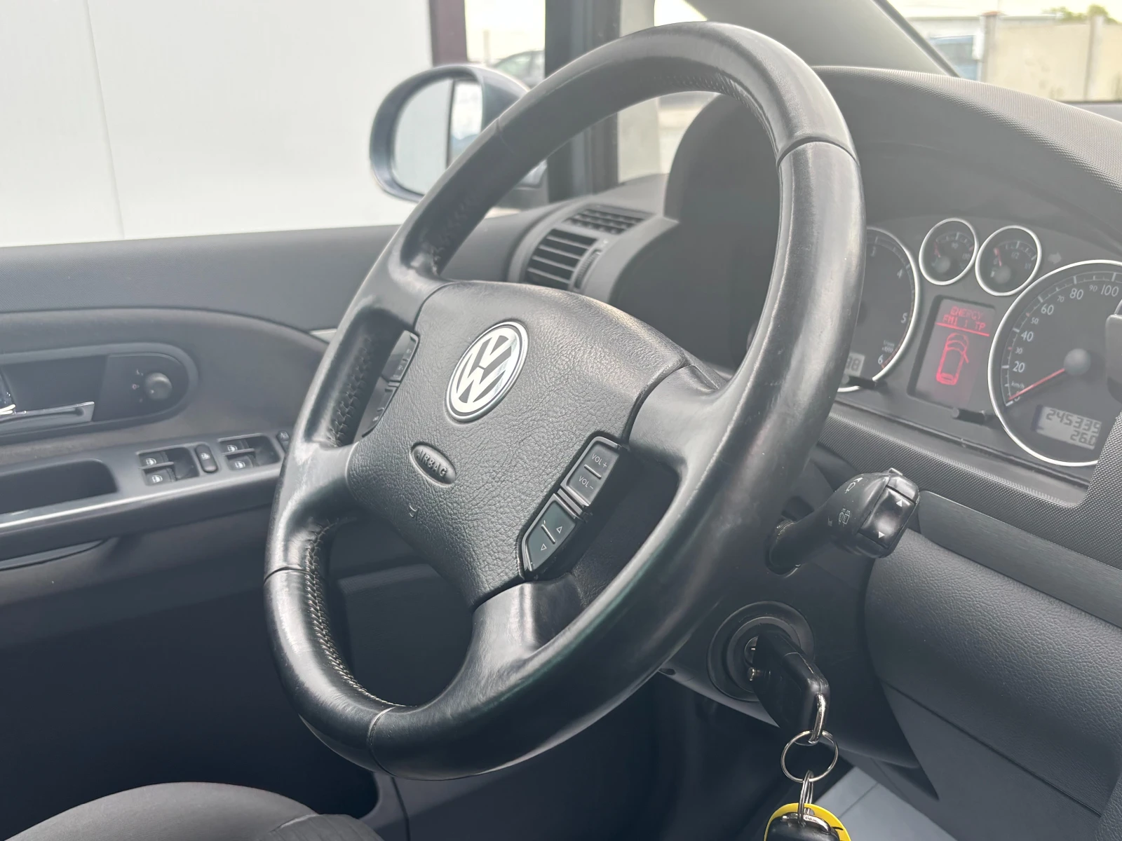 VW Sharan 2.0TDI-8V-7места - изображение 7