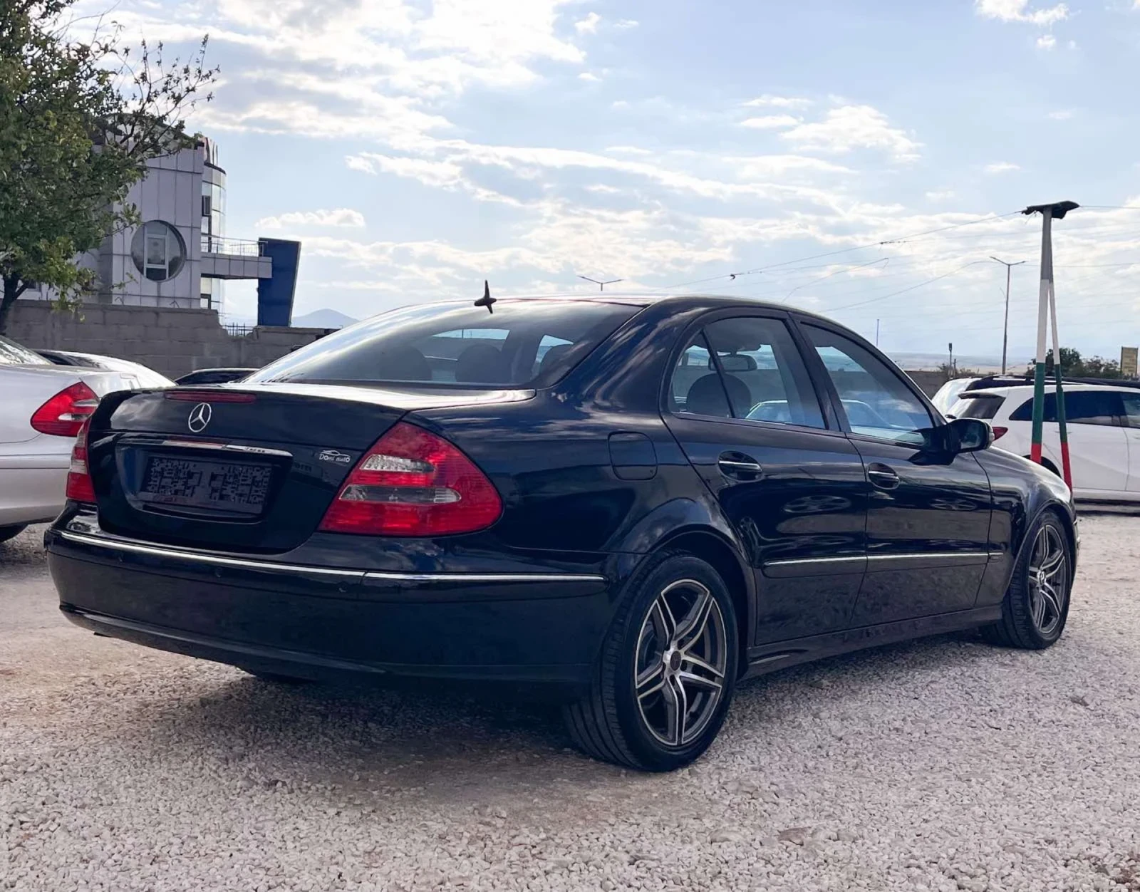 Mercedes-Benz E 220 Avtomat Avangade  - изображение 6