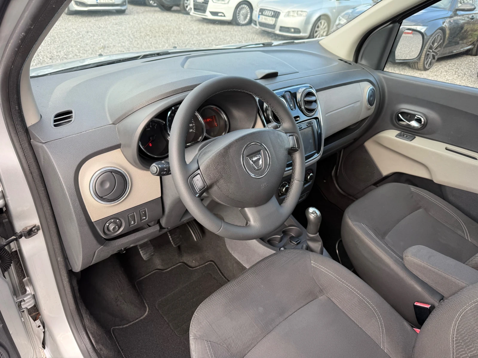 Dacia Lodgy 1.6 SCe LPG/Газ-фабрична(102 кс)7-места/2017/EURO6 - изображение 9