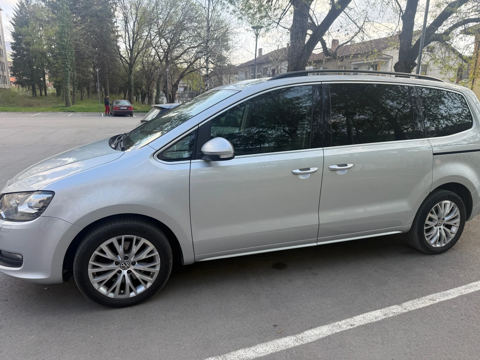 VW Sharan 2.0 TDI 140, снимка 8 - Автомобили и джипове - 54781455
