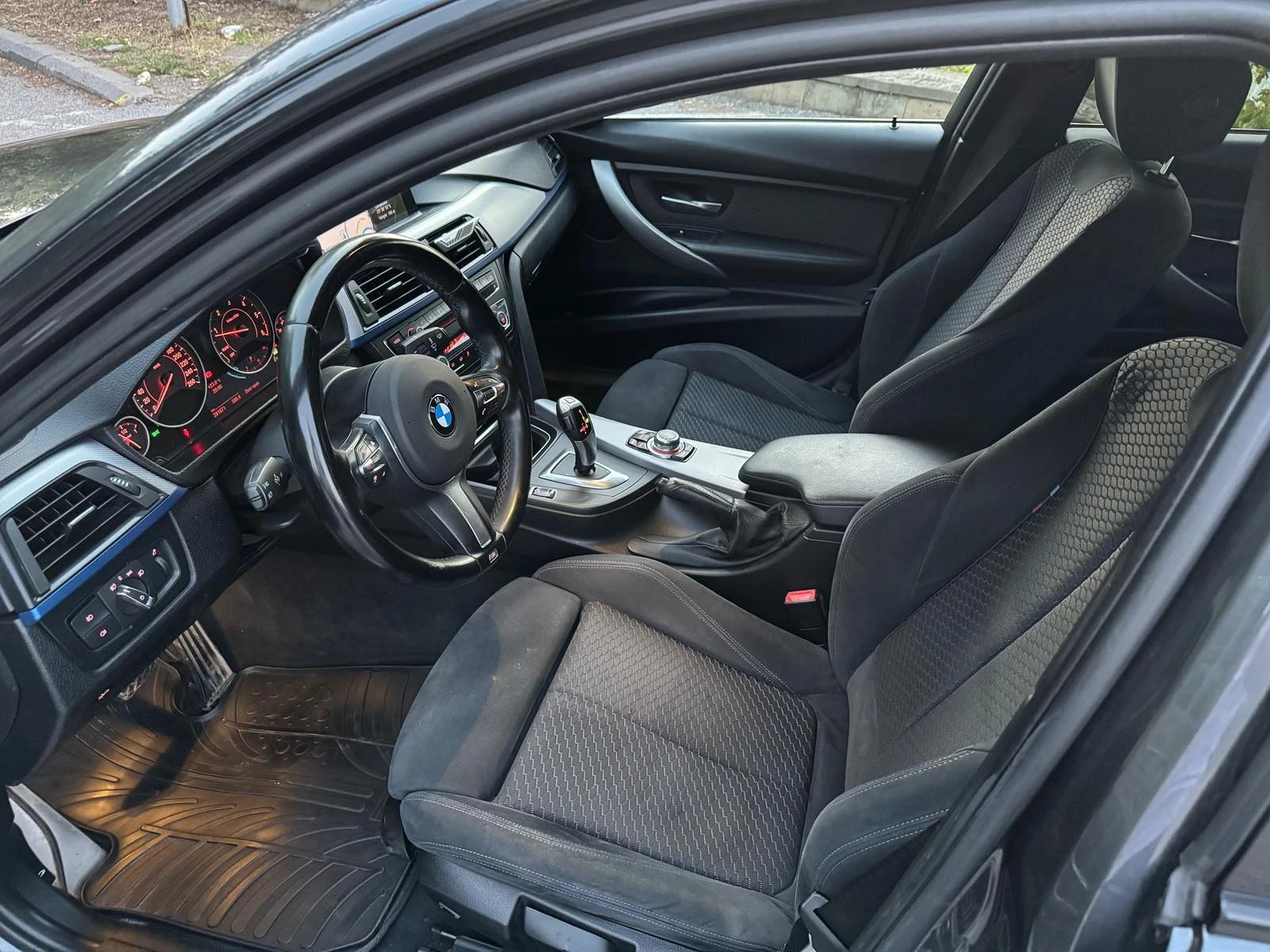 BMW 320 BMW F30 X-Drive 184hp, снимка 8 - Автомобили и джипове - 54386219