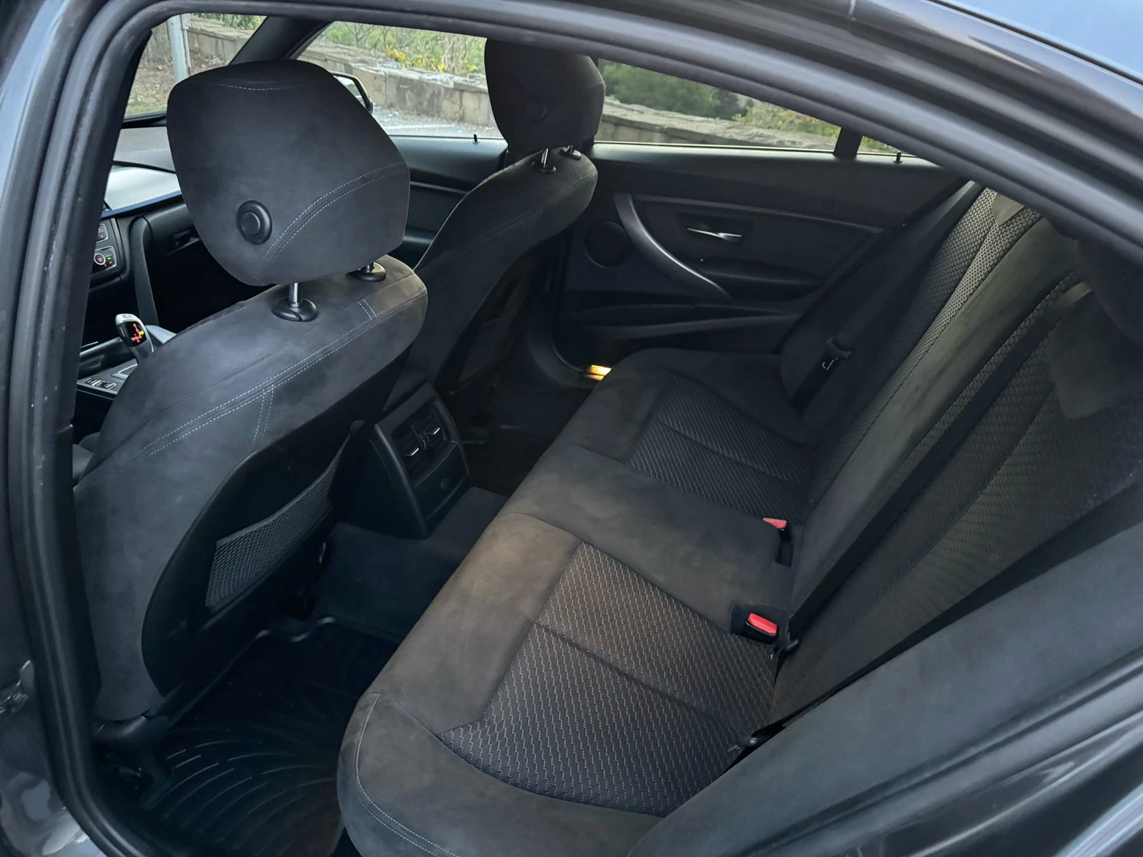 BMW 320 BMW F30 X-Drive 184hp, снимка 11 - Автомобили и джипове - 54386219