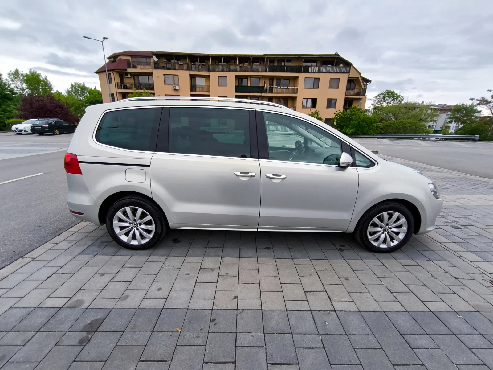 VW Sharan, снимка 3 - Автомобили и джипове - 54572465