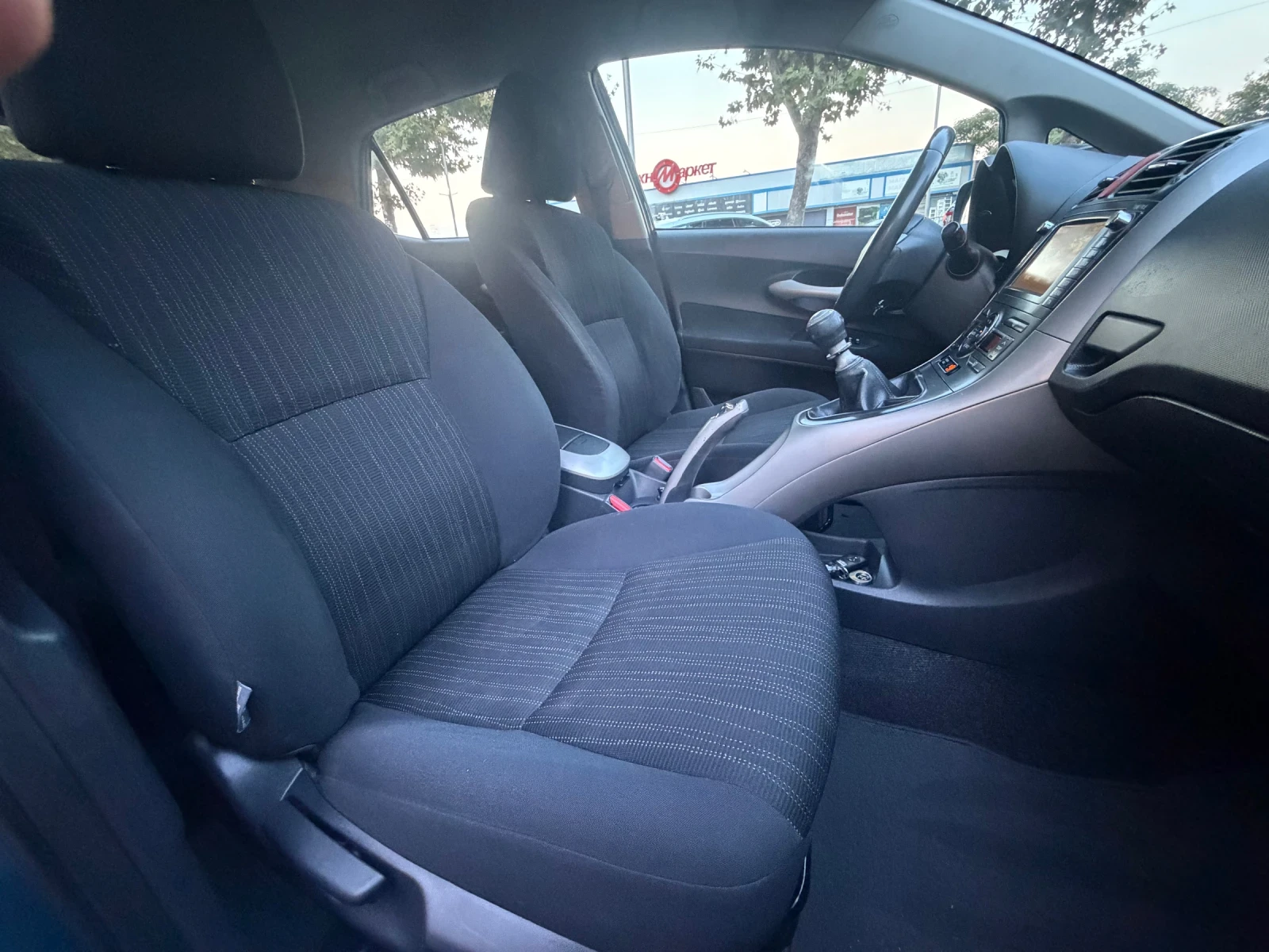 Toyota Auris 2.0/D-4D/126 к.с./ НАВИГАЦИЯ/KEYLESS GO, снимка 9 - Автомобили и джипове - 55773005